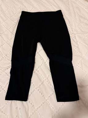 take A walk Black Mesh Panel Athletic Capri Leggings Size L